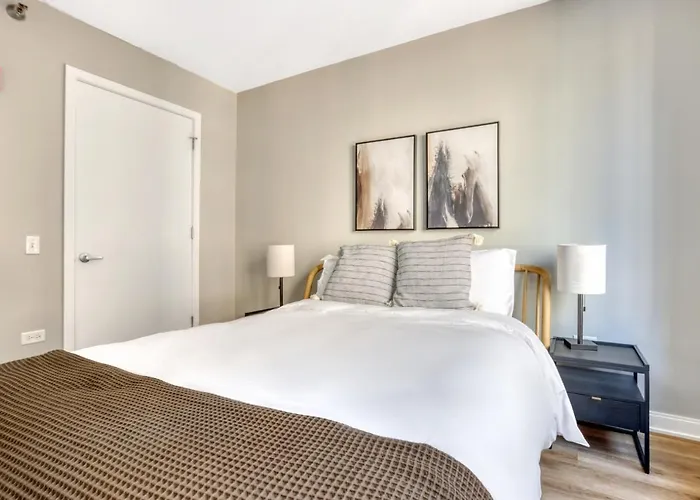 Loop 1br W Gym Pool Lounge 1 Block From L Chi-700 Apartment Chicago