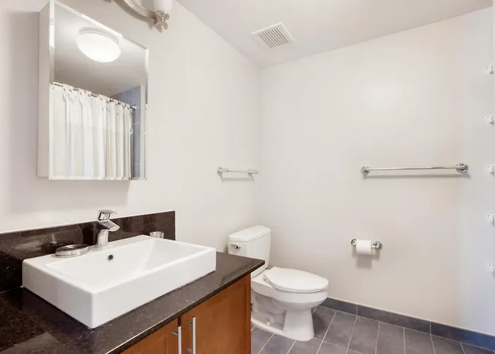 Loop 1br W Gym Pool Lounge 1 Block From L Chi-700 *