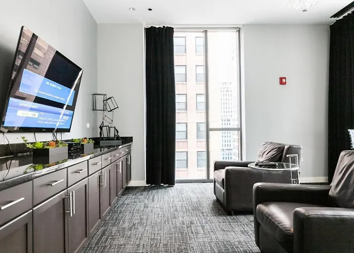 Loop 1br W Gym Pool Lounge 1 Block From L Chi-700 Apartment Chicago