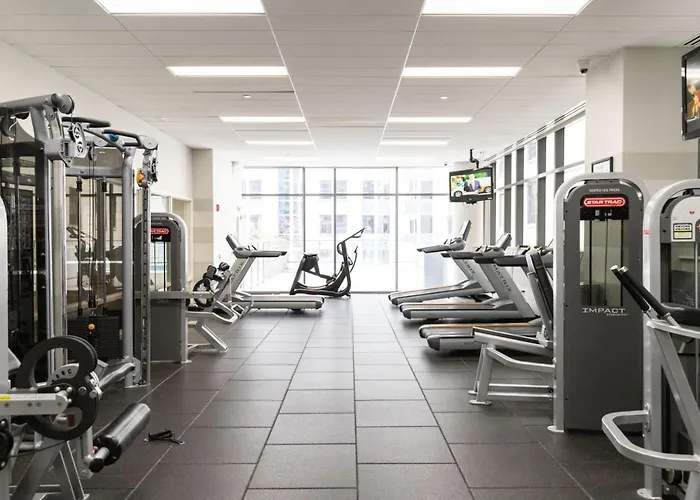 Apartment Loop 1br W Gym Pool Lounge 1 Block From L Chi-700