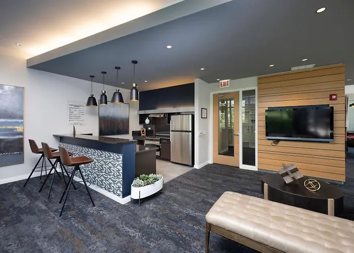 Loop 1br W Gym Pool Lounge 1 Block From L Chi-700